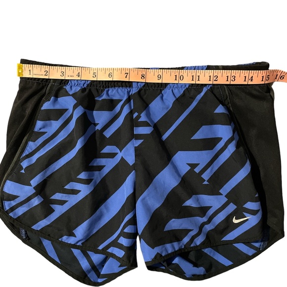 Nike Dri-Fit Women’s Running Shorts - Picture 9 of 10
